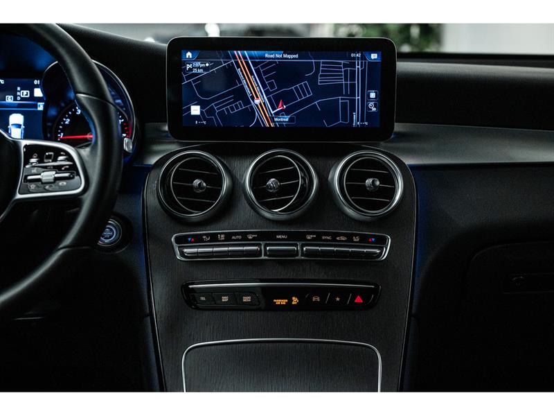 mercedes-benz GLC300 2022 - 30