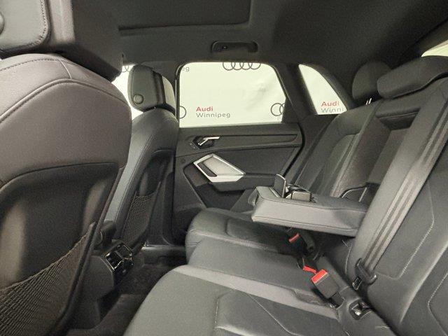 audi Q3 2021 - 16