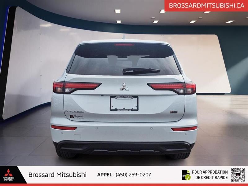 mitsubishi Outlander 2022 - 3