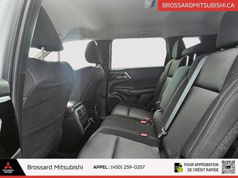mitsubishi Outlander 2022 - 12