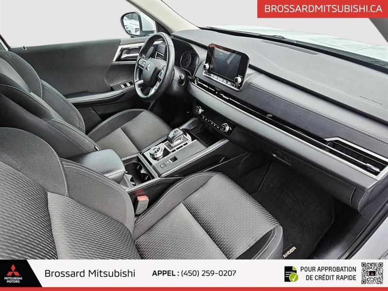 mitsubishi Outlander 2022 - 14