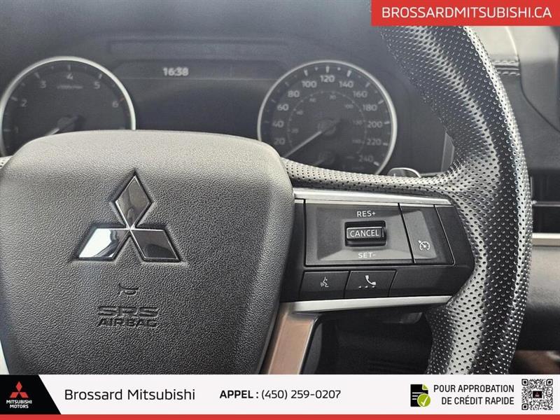 mitsubishi Outlander 2022 - 17