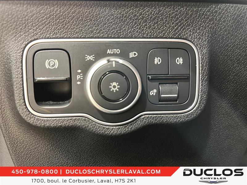 mercedes-benz GLB250 2024 - 19