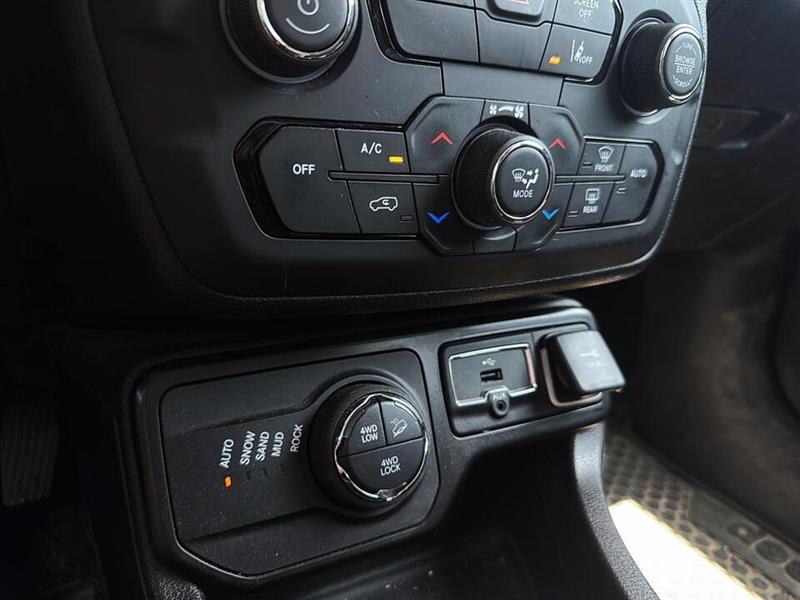 jeep Renegade 2022 - 32