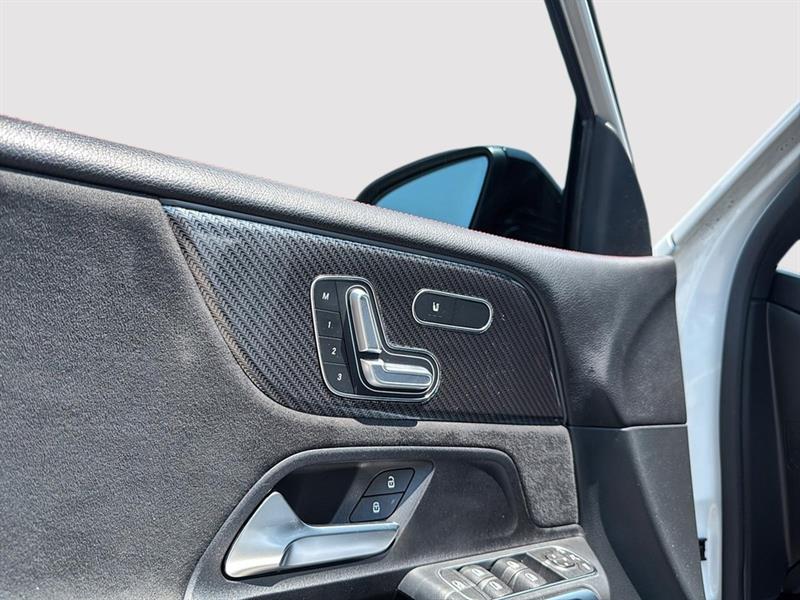 mercedes-benz GLB 2023 - 12