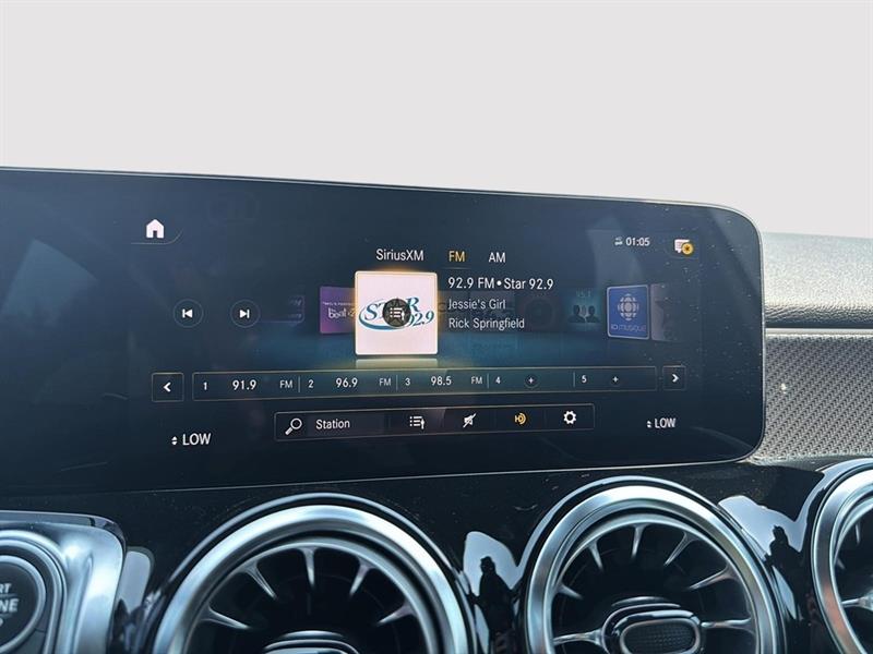 mercedes-benz GLB 2023 - 33