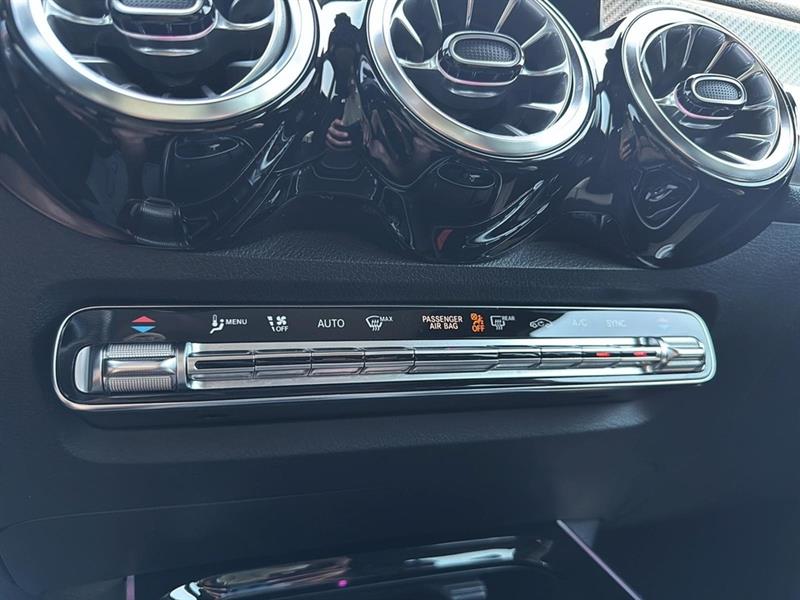 mercedes-benz GLB 2023 - 39