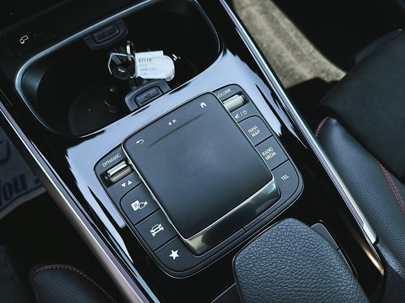 mercedes-benz GLB 2023 - 40