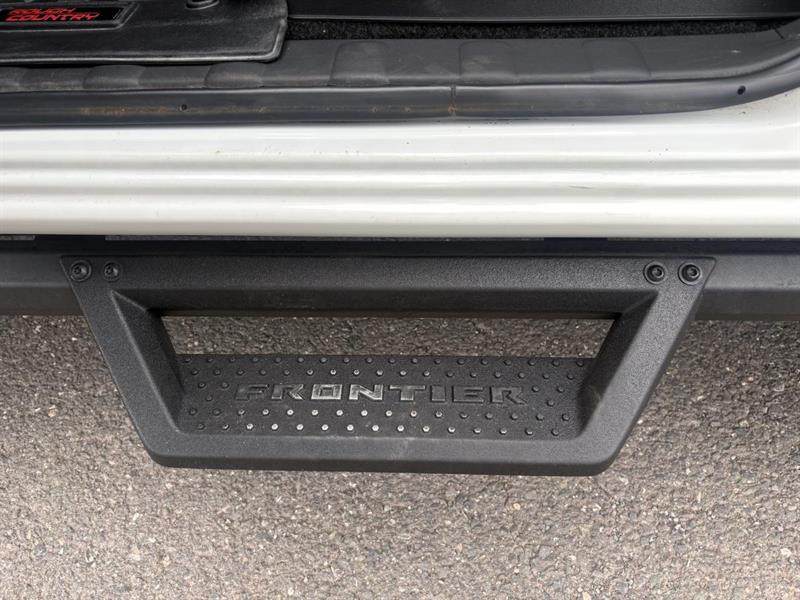 nissan Frontier 2022 - 32