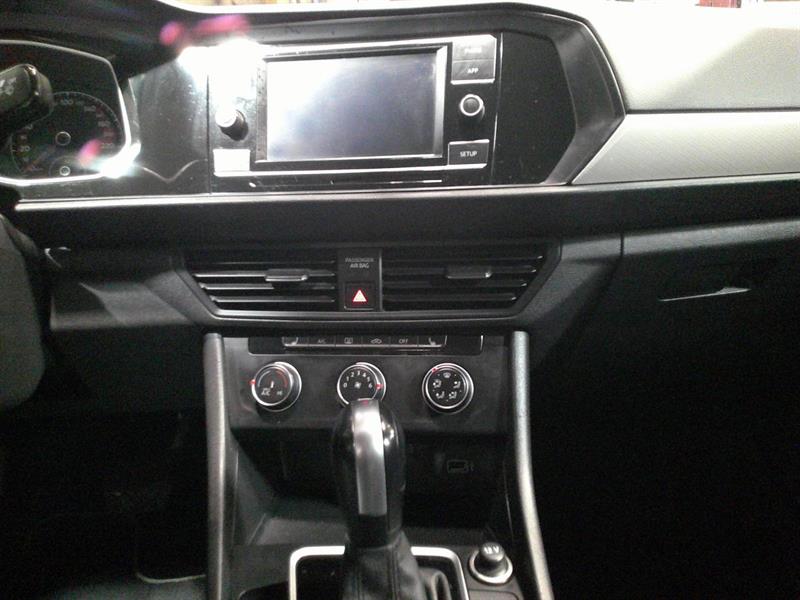 volkswagen Jetta 2019 - 12