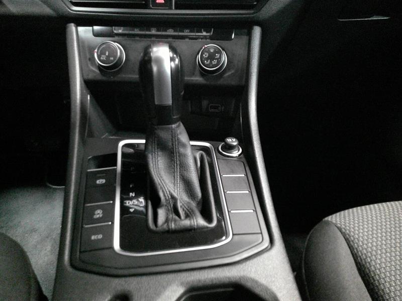 volkswagen Jetta 2019 - 13
