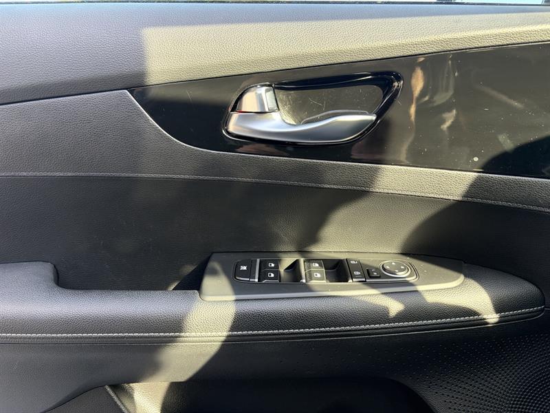 kia Forte 2023 - 17