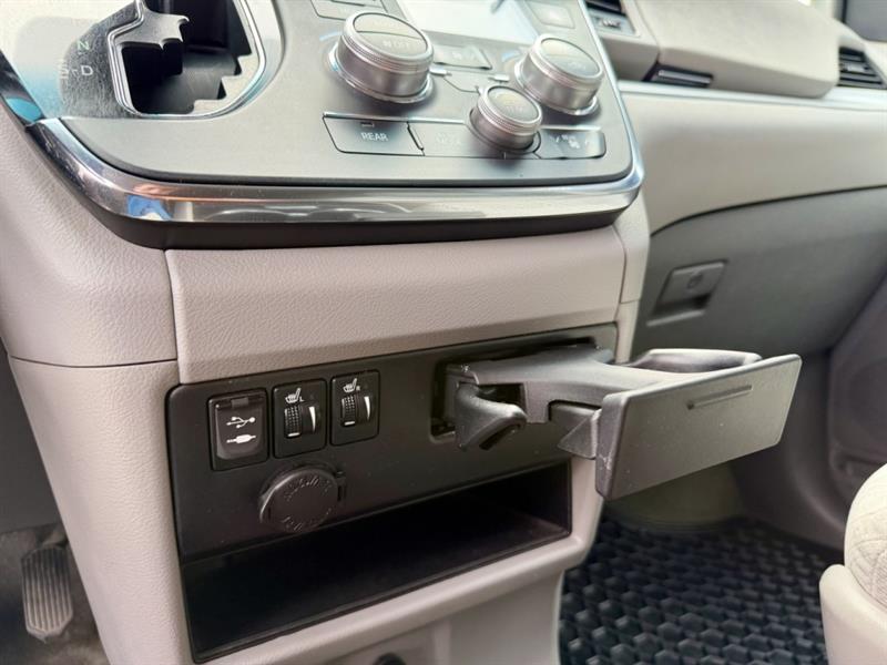 toyota Sienna 2017 - 14