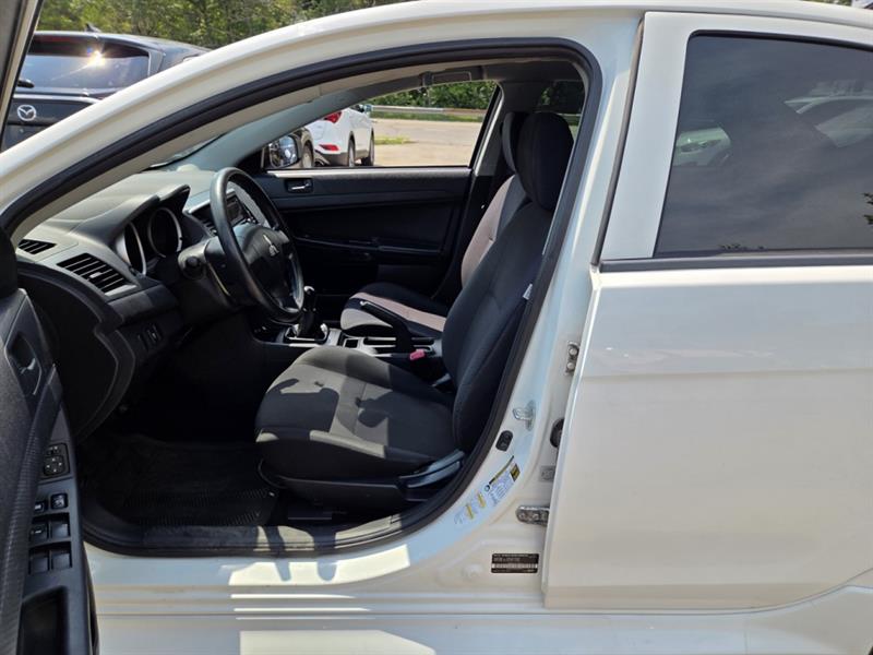 mitsubishi Lancer 2015 - 12