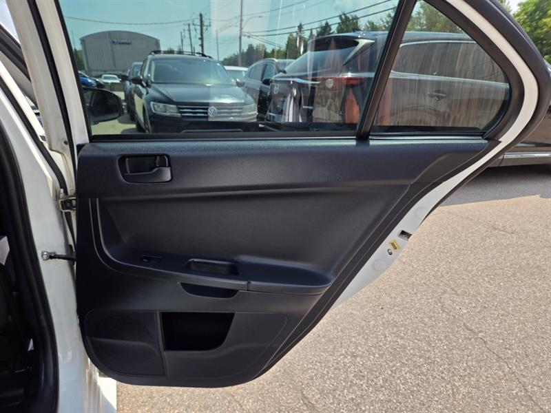 mitsubishi Lancer 2015 - 19