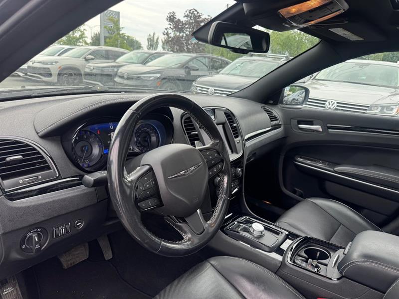 chrysler 300 2022 - 9