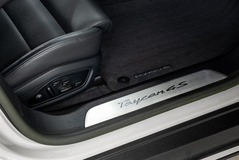 porsche Taycan 2024 - 26