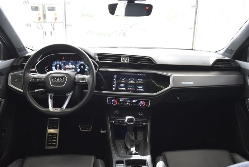 audi Q3 2022 - 23