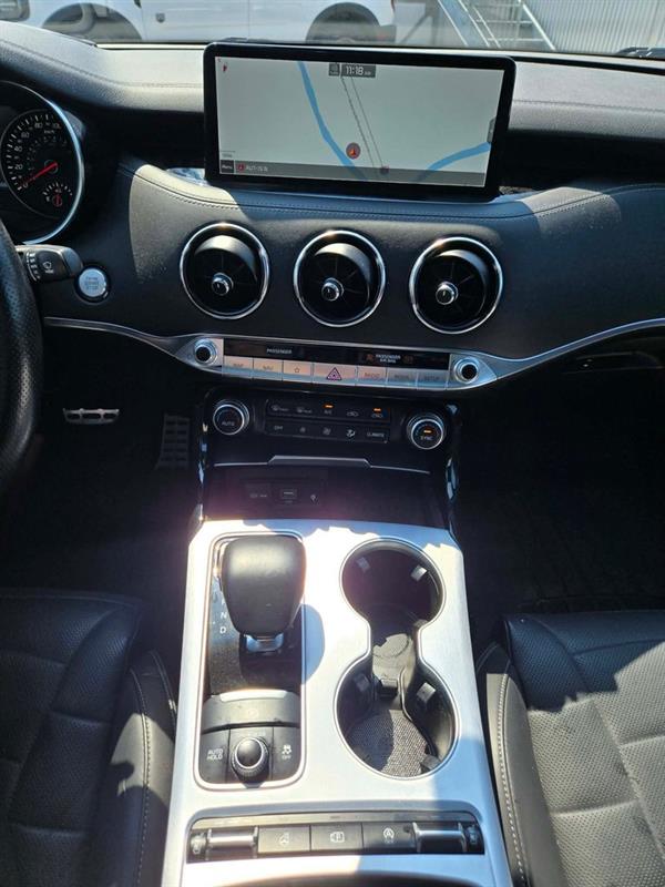 kia Stinger 2023 - 10