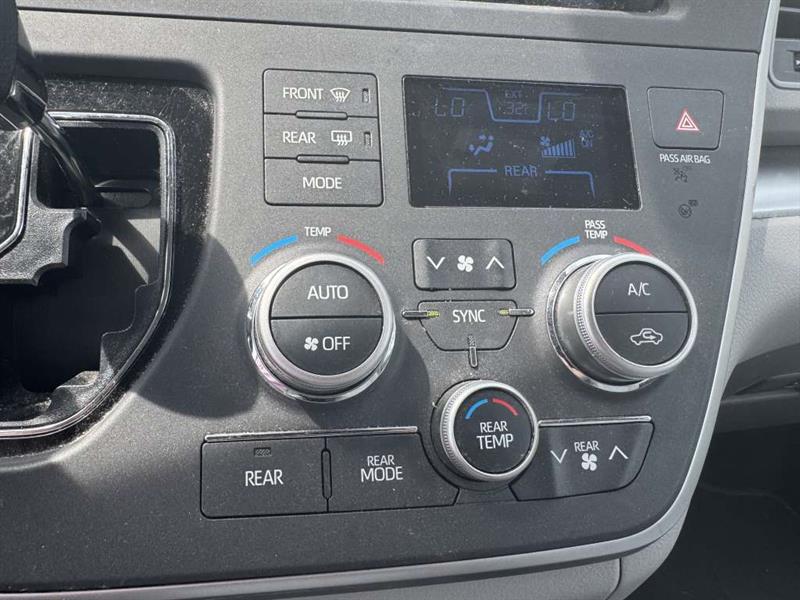 toyota Sienna 2020 - 11