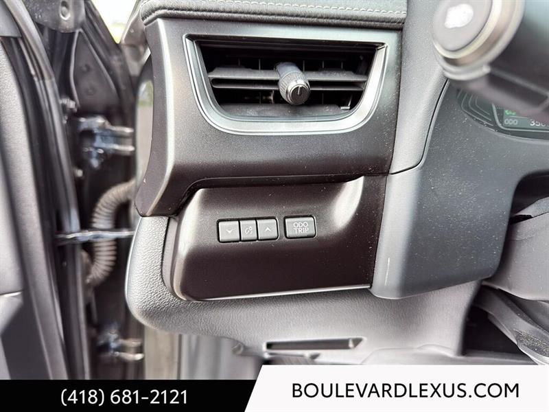 lexus UX 2024 - 13