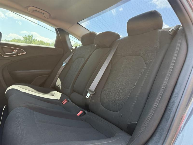 chrysler 200 2015 - 18