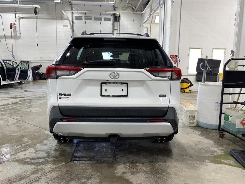toyota RAV4 2024 - 2