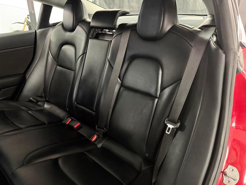 tesla Model 3 2020 - 12