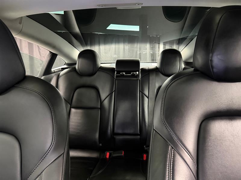 tesla Model 3 2020 - 31