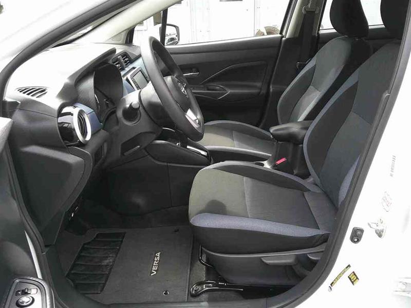 nissan Versa 2025 - 6