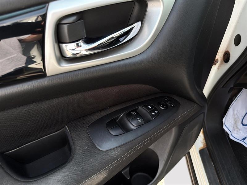 nissan Pathfinder 2017 - 11