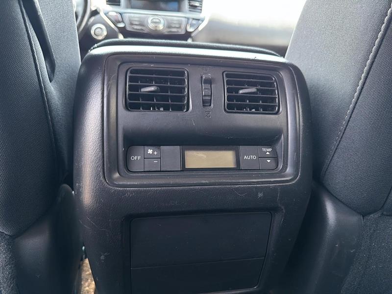 nissan Pathfinder 2017 - 17
