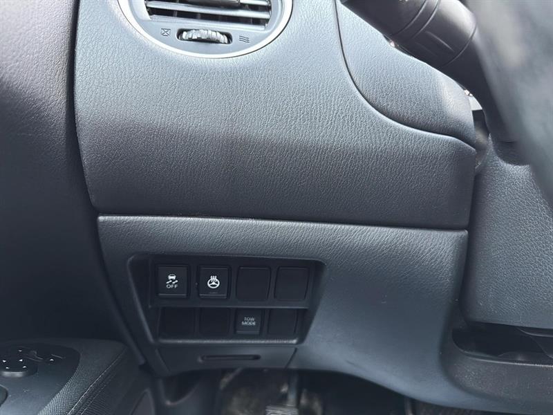 nissan Pathfinder 2017 - 24