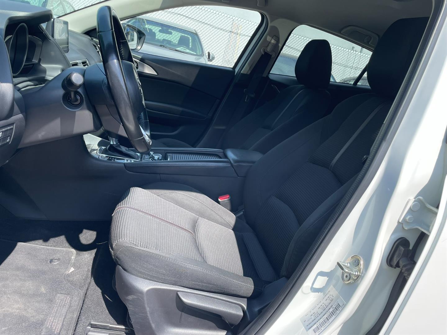 mazda Mazda3 2017 - 10