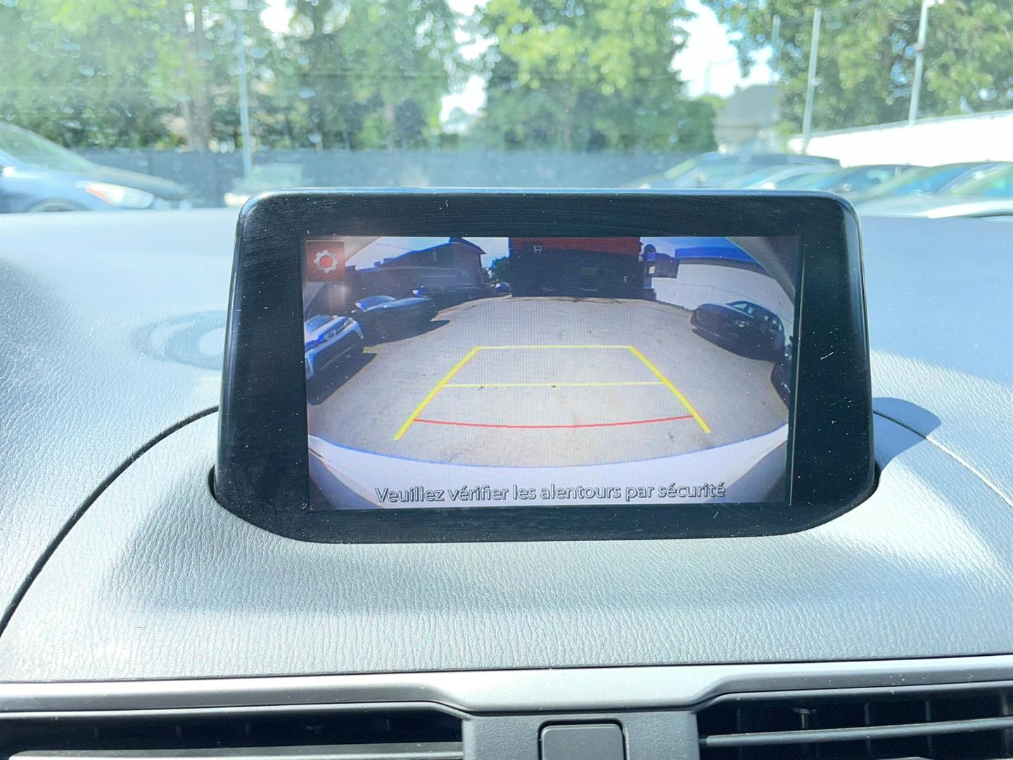 mazda Mazda3 2017 - 14