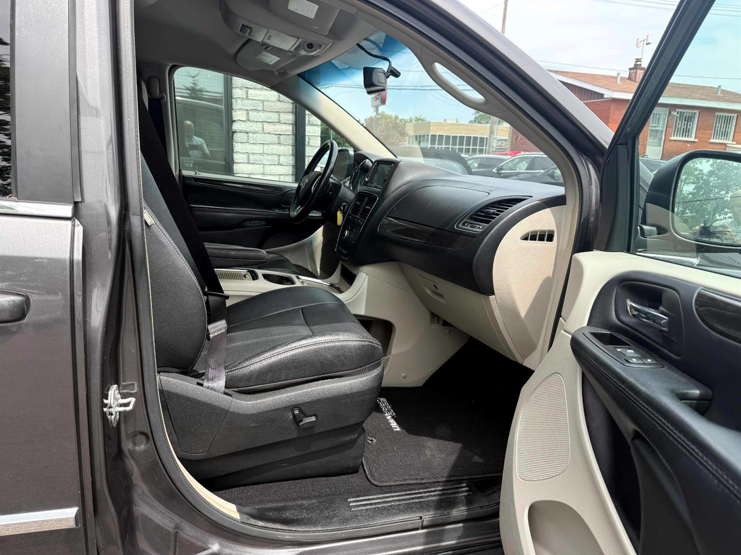 dodge Grand Caravan 2015 - 21