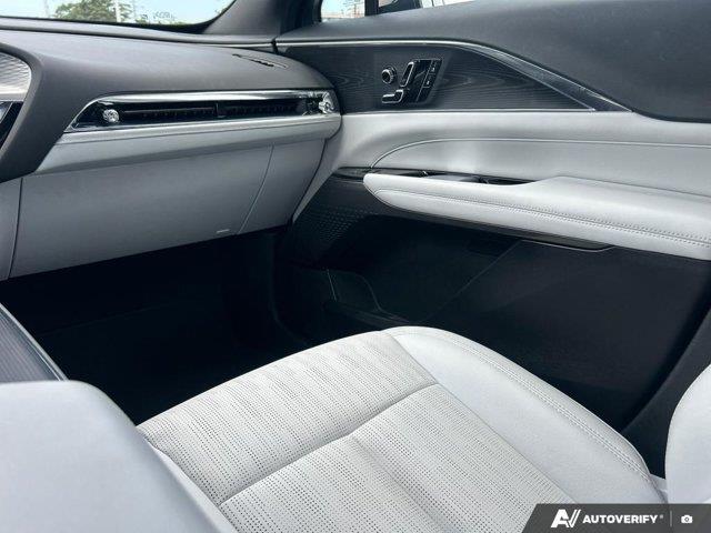 cadillac LYRIQ 2024 - 28