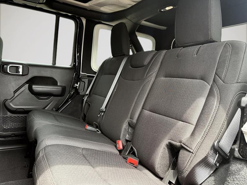 jeep Wrangler 2023 - 26