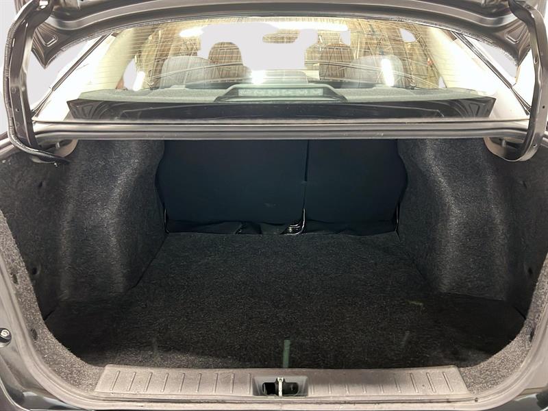 nissan Versa 2021 - 12