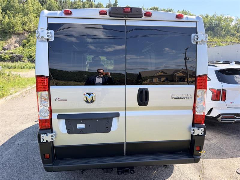 ram ProMaster fourgonnette utilitaire 2024 - 5