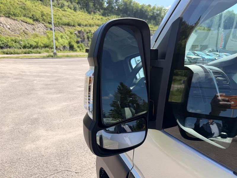 ram ProMaster fourgonnette utilitaire 2024 - 13