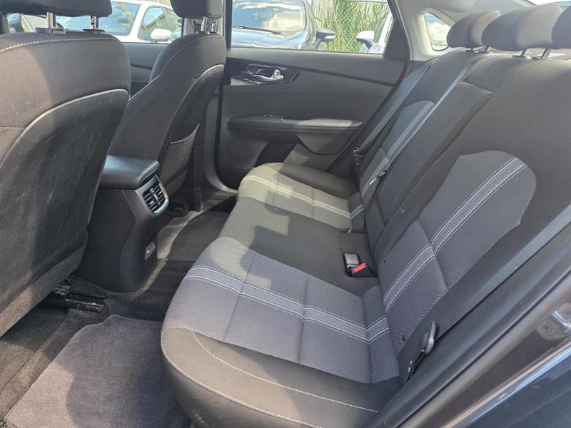 kia Forte 2022 - 12