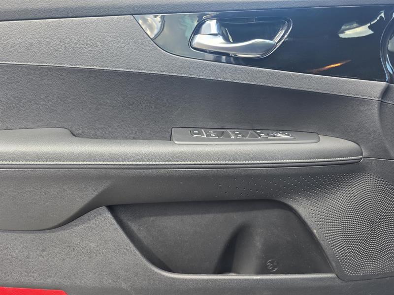 kia Forte 2022 - 13