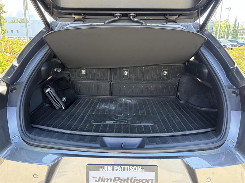lexus UX 2021 - 24