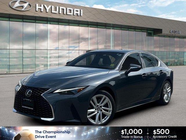 lexus IS 2024