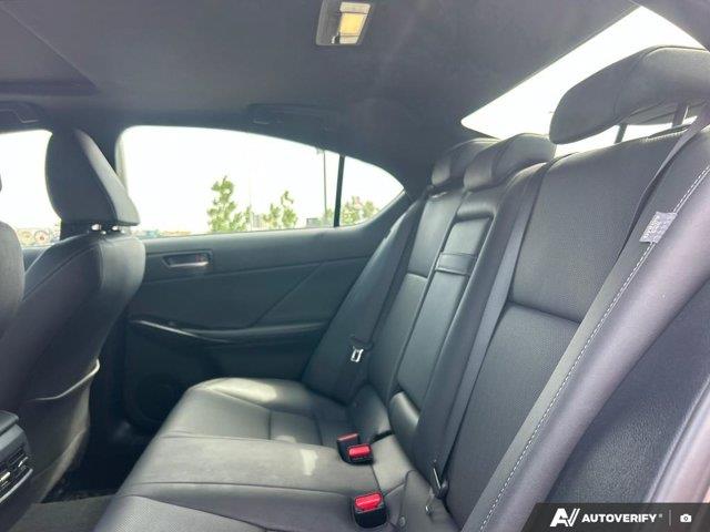 lexus IS 2024 - 26