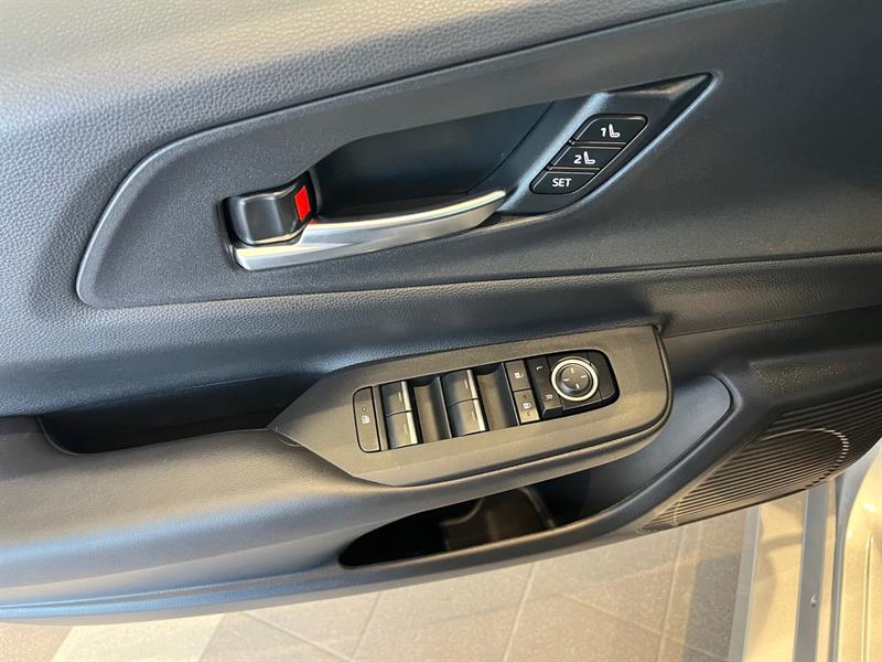 toyota Prius Plug-In Hybrid 2025 - 16