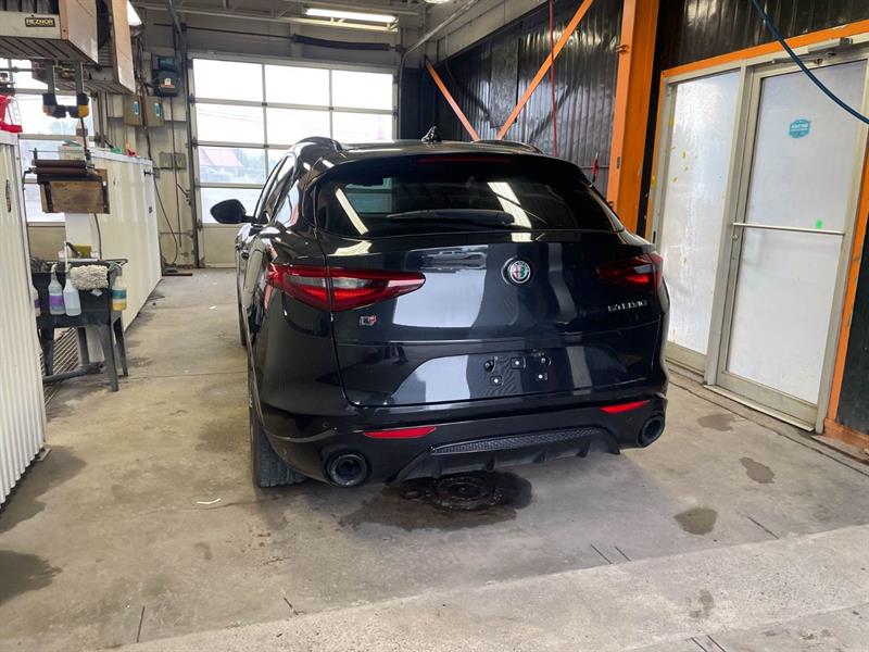 alfa romeo Stelvio 2022 - 8