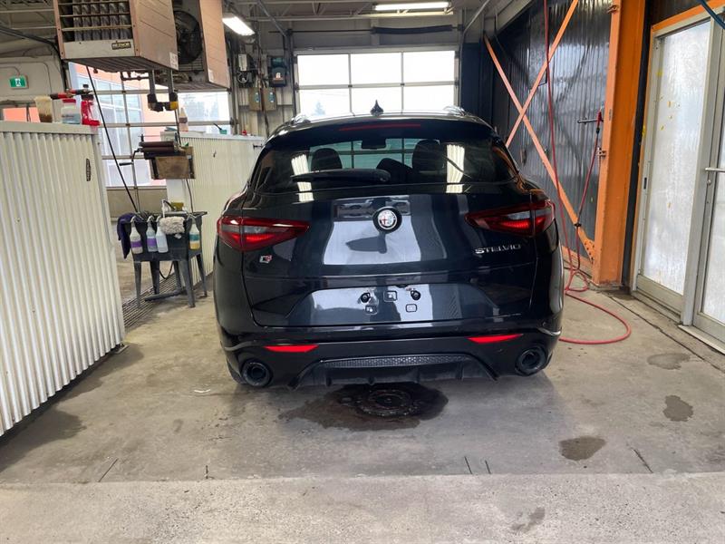 alfa romeo Stelvio 2022 - 9