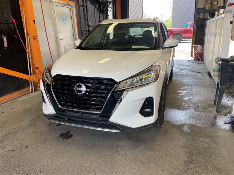 nissan Kicks Play 2025
